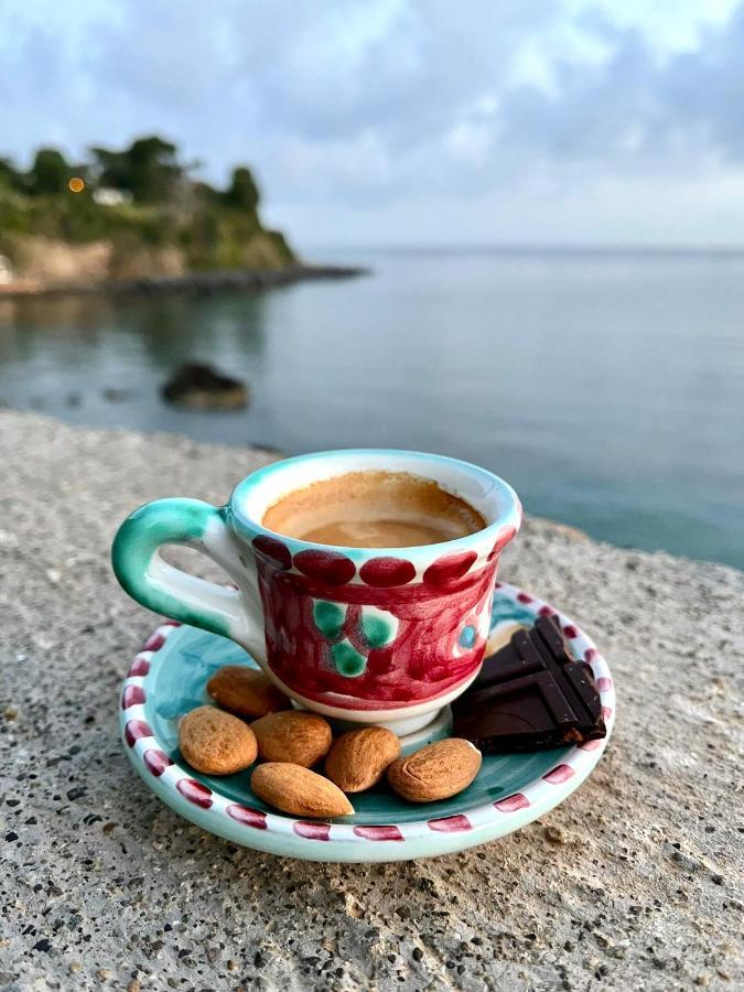 Nelinda Waterfront Accommodation カザミッチョラ・テルメ エクステリア 写真