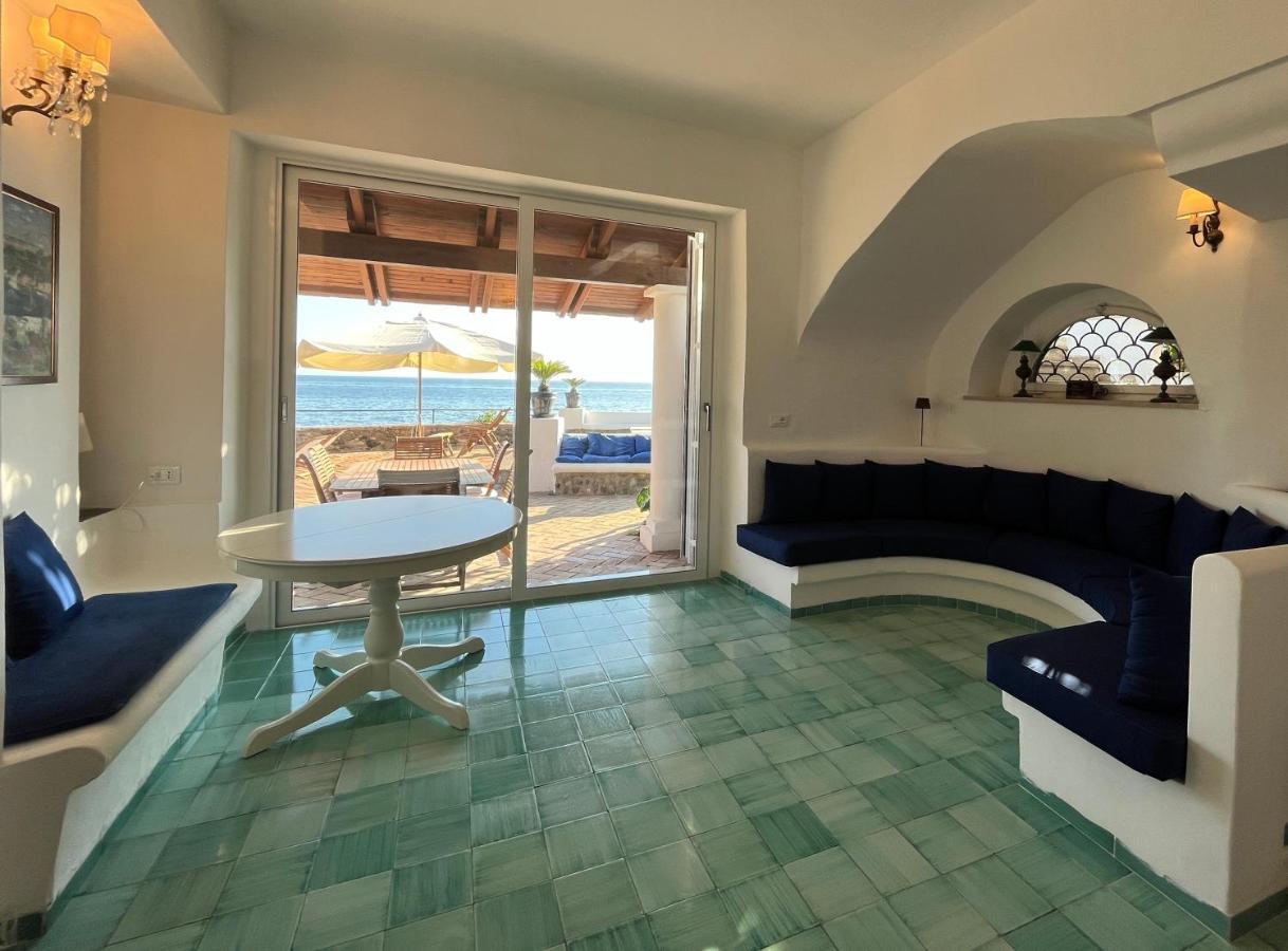Nelinda Waterfront Accommodation カザミッチョラ・テルメ エクステリア 写真
