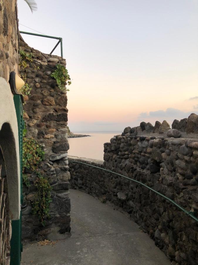 Nelinda Waterfront Accommodation カザミッチョラ・テルメ エクステリア 写真