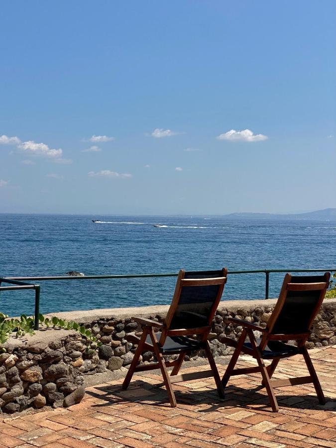 Nelinda Waterfront Accommodation カザミッチョラ・テルメ エクステリア 写真