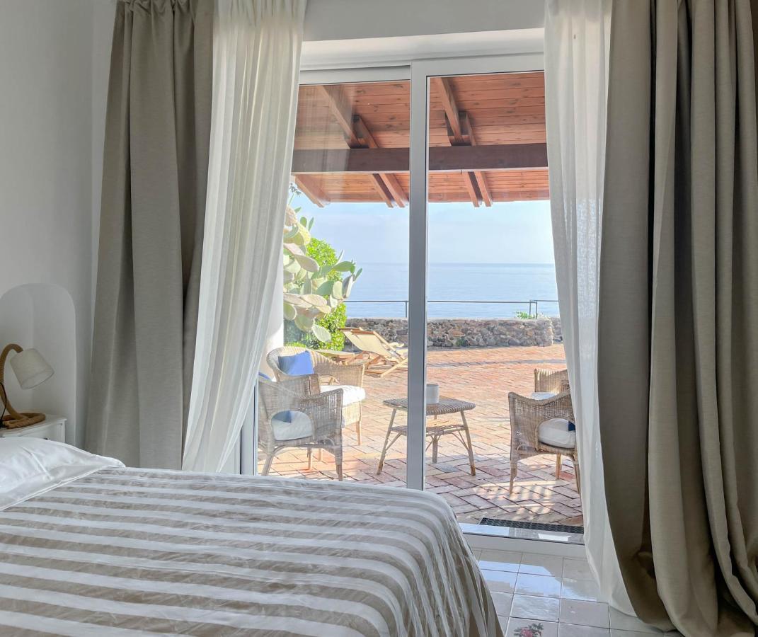 Nelinda Waterfront Accommodation カザミッチョラ・テルメ エクステリア 写真