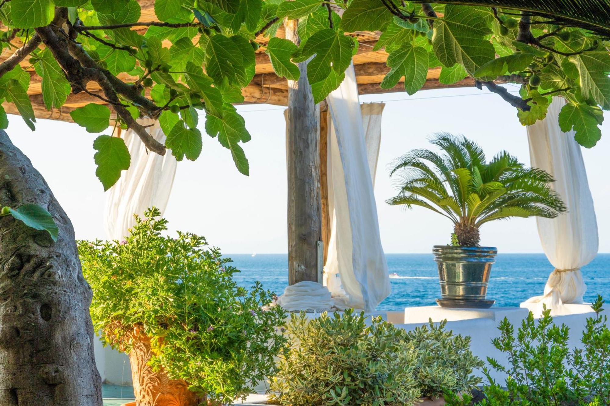 Nelinda Waterfront Accommodation カザミッチョラ・テルメ エクステリア 写真