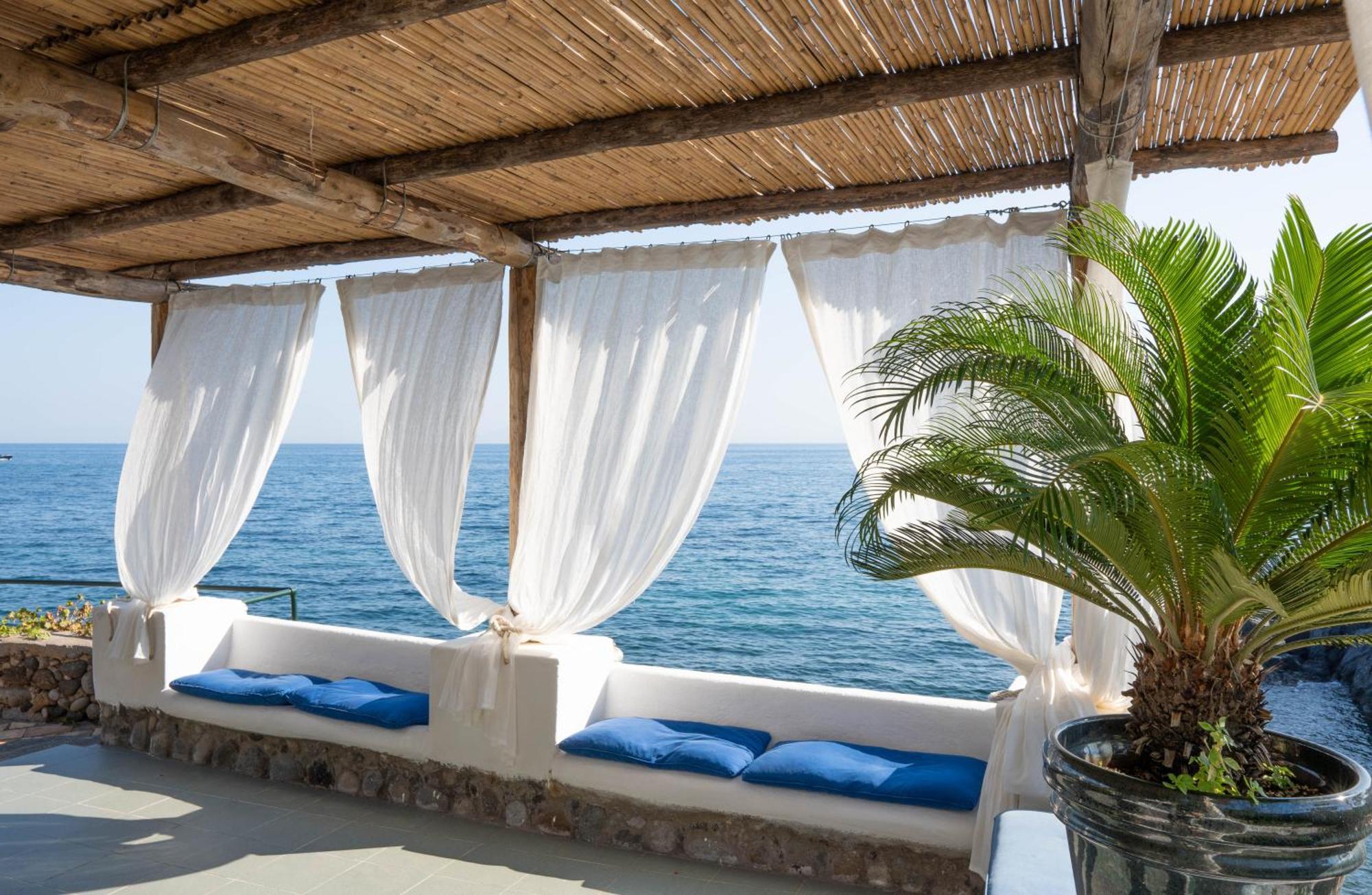 Nelinda Waterfront Accommodation カザミッチョラ・テルメ エクステリア 写真