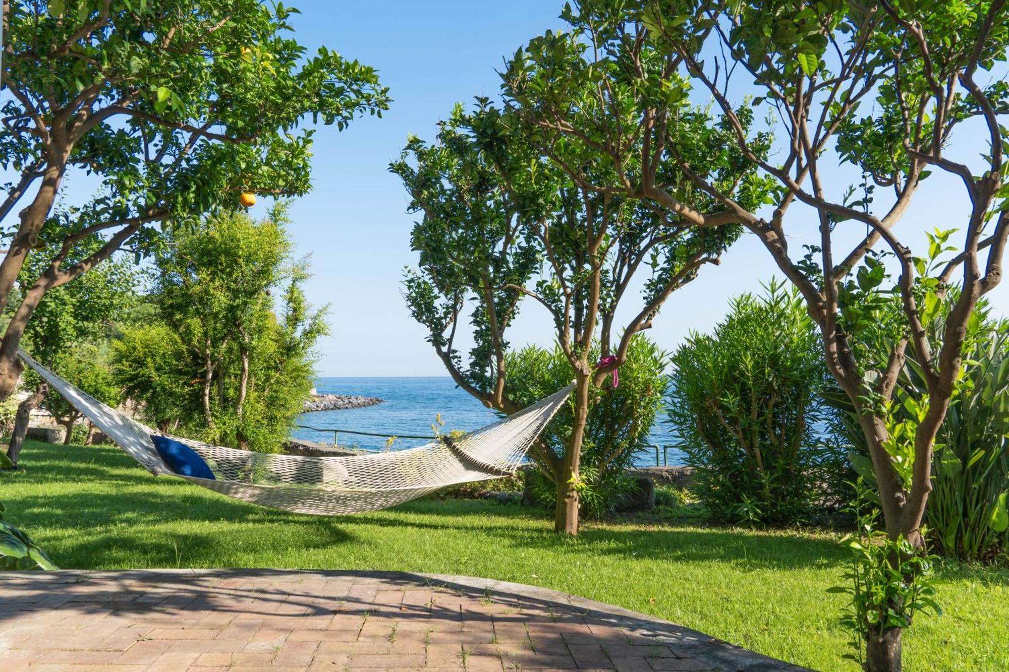 Nelinda Waterfront Accommodation カザミッチョラ・テルメ エクステリア 写真