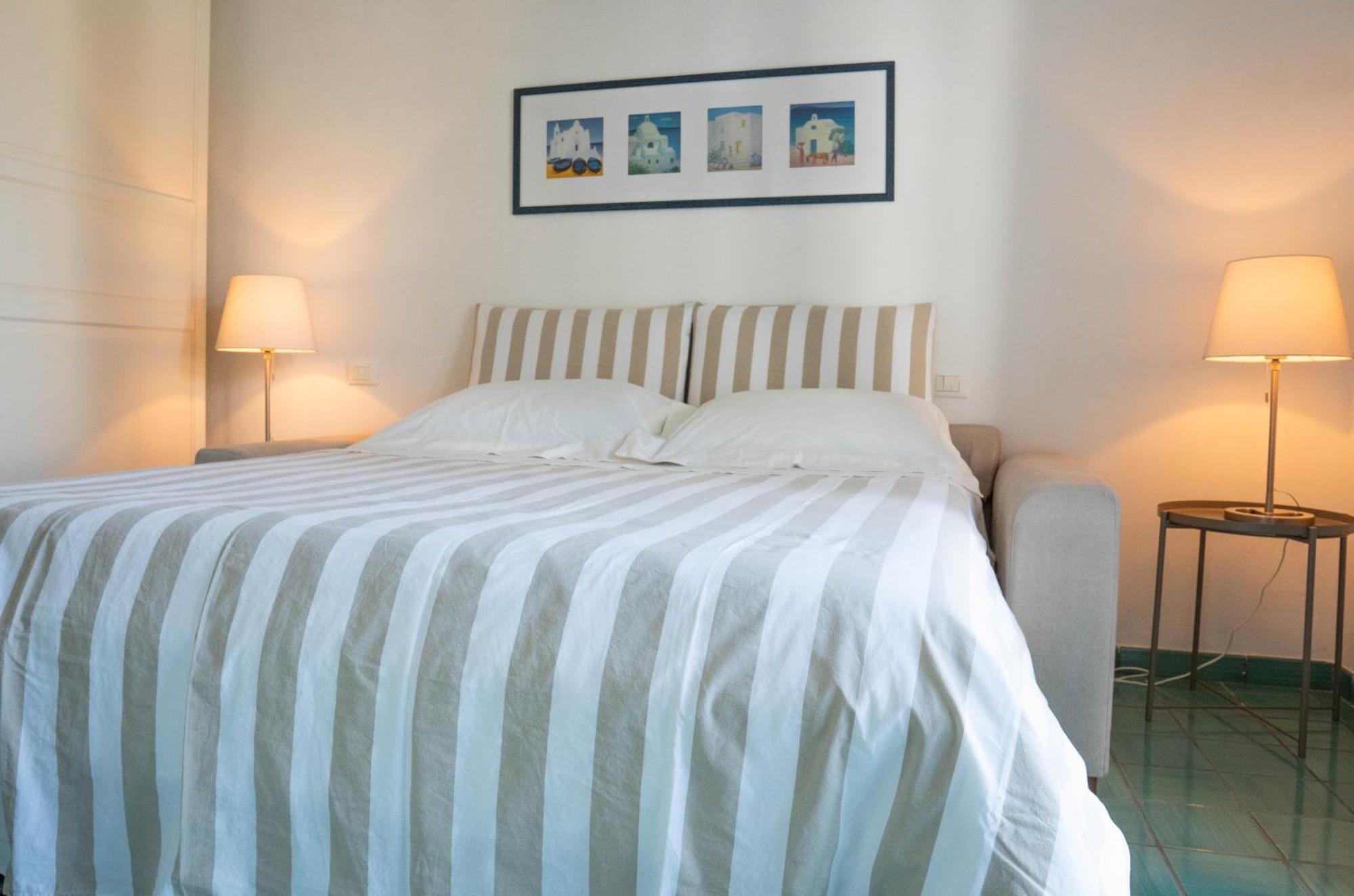 Nelinda Waterfront Accommodation カザミッチョラ・テルメ エクステリア 写真