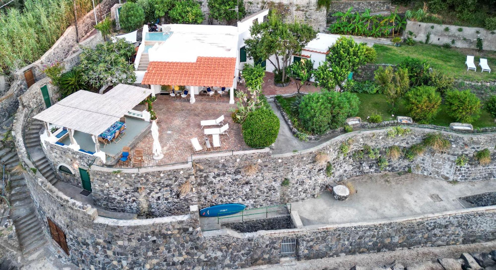 Nelinda Waterfront Accommodation カザミッチョラ・テルメ エクステリア 写真