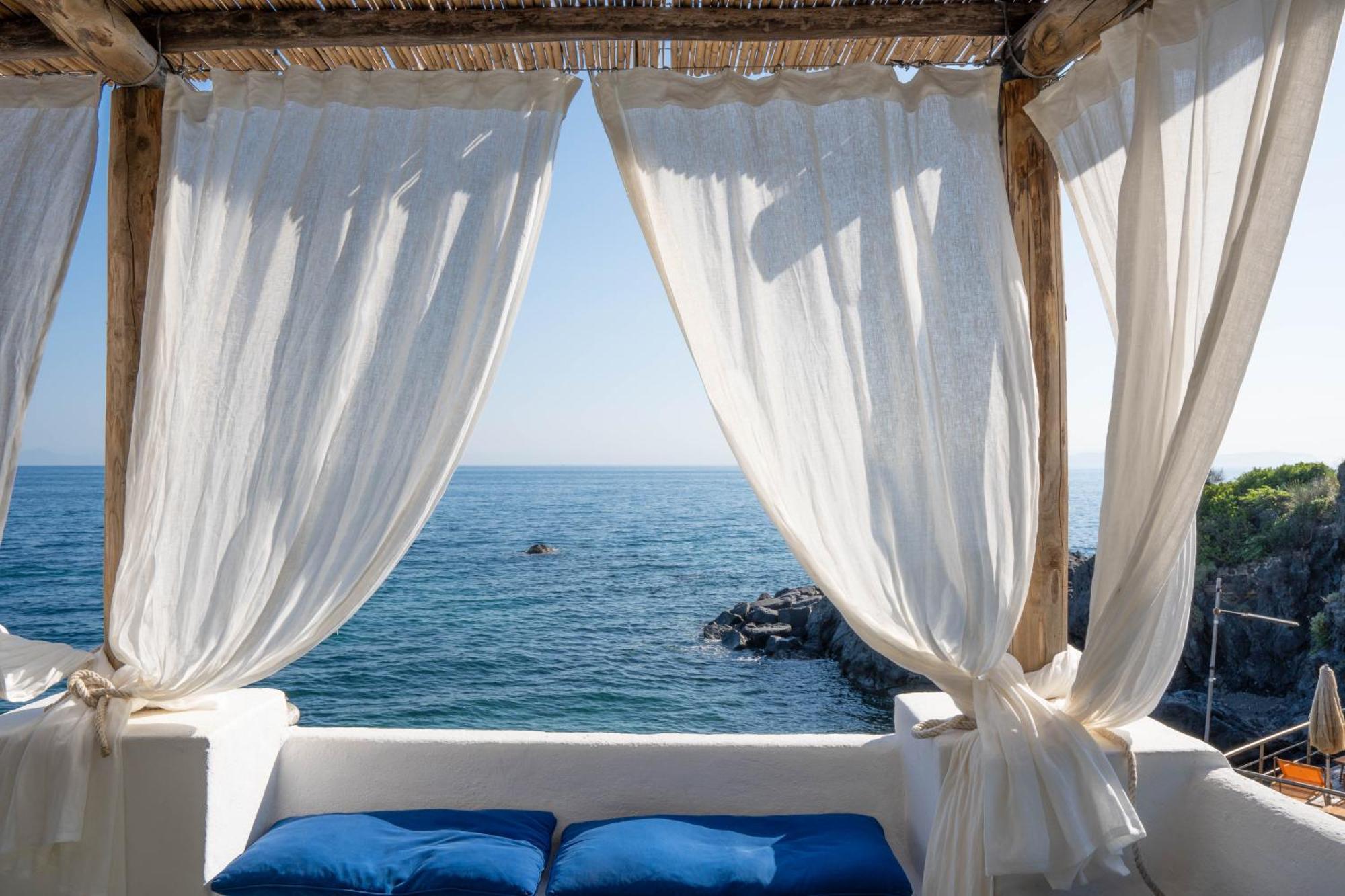 Nelinda Waterfront Accommodation カザミッチョラ・テルメ エクステリア 写真