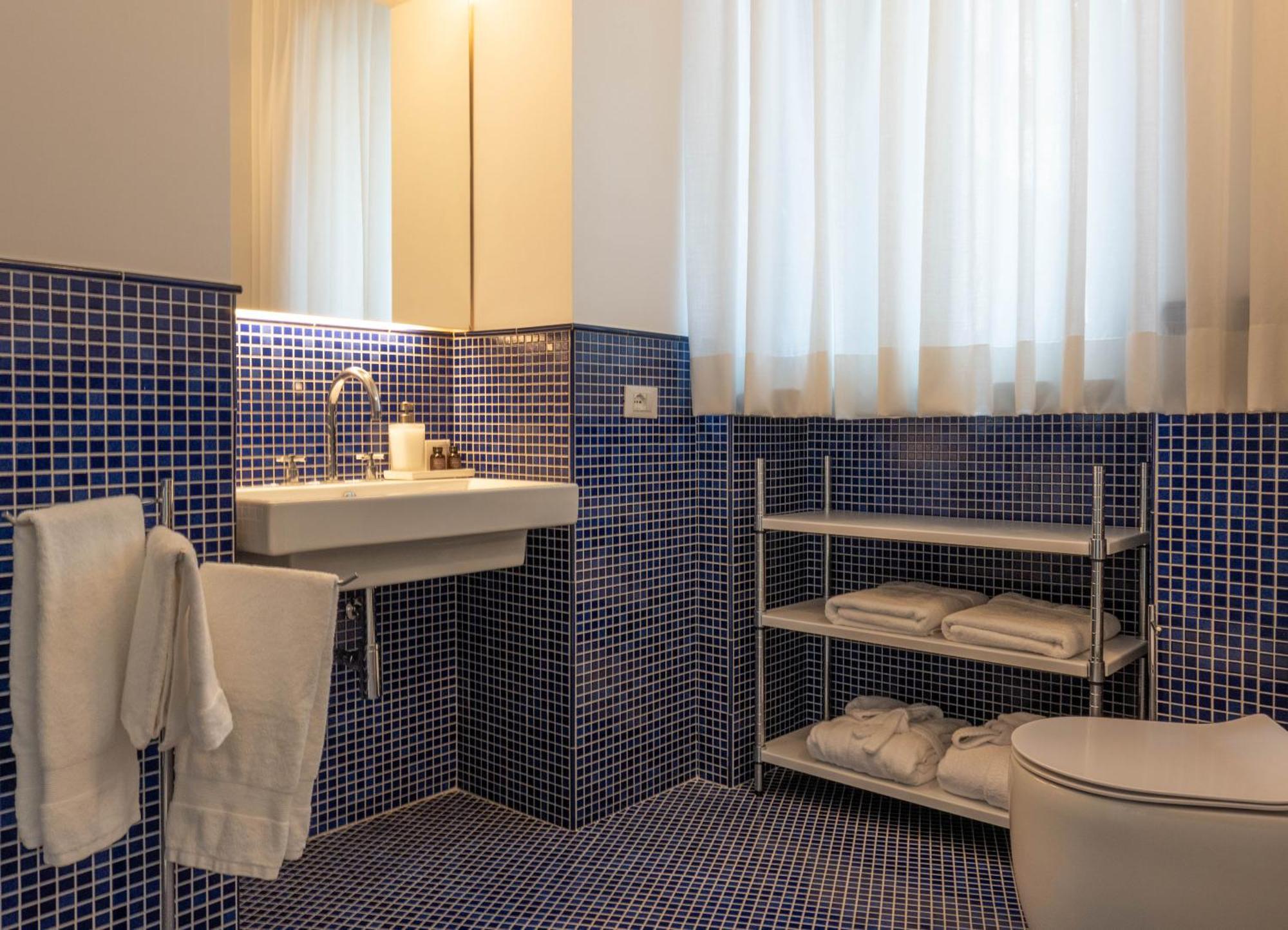 Nelinda Waterfront Accommodation カザミッチョラ・テルメ エクステリア 写真